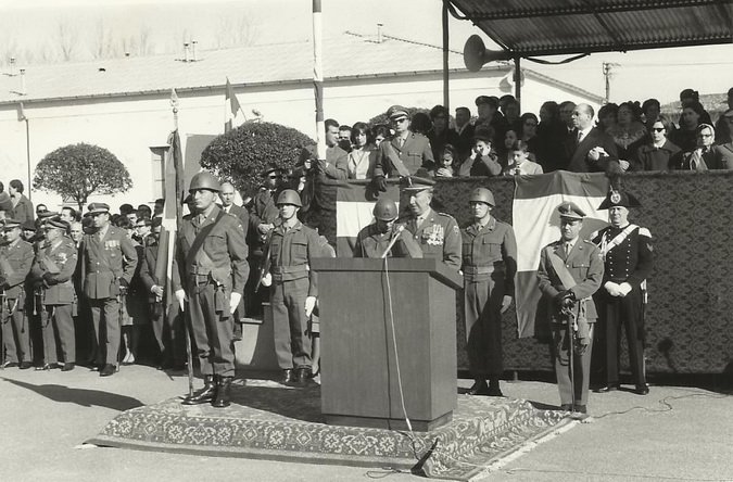 GIURAMENTO  42° CORSO AUC ASCOLI PICENO - 27 febb 1966 - 2^ COMPAGNIA ATTENTI A... SINISTR!!!